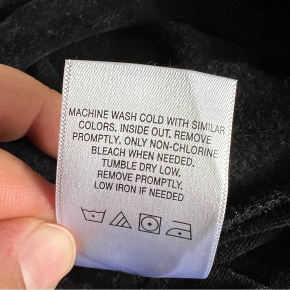 Disney black hoodie women’s size large with Mickey Mouse print - Picture 11 of 12